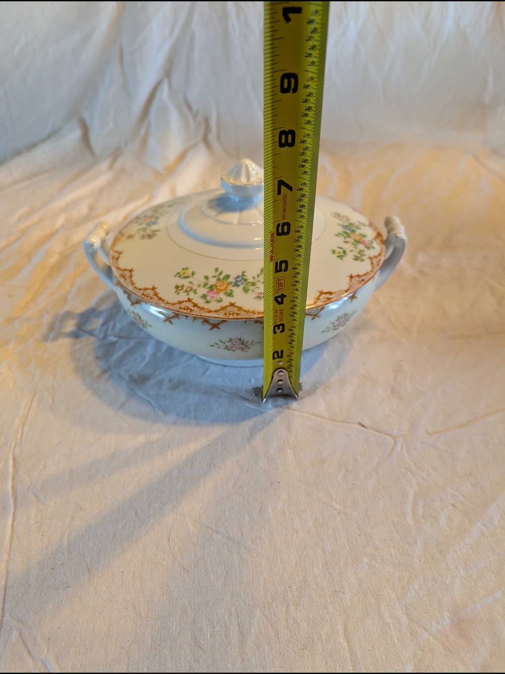 💥SALE💥Vintage White Porcelain Covered Serving Bowl with Gold Trim/Floral Motif - Picture 7 of 7